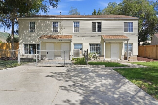 2330 E Heritage Wy
