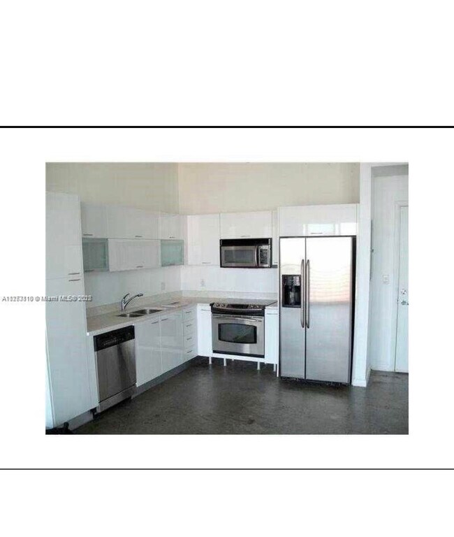 234 NE 3rd St, Unit 1005 in Miami, FL - Foto de edificio - Building Photo
