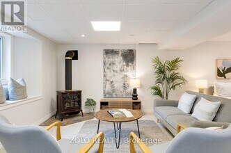 2488 Newport St in Burlington, ON - Building Photo - Building Photo