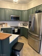 7-12 Maple Cres in Vernon, NJ - Building Photo - Building Photo
