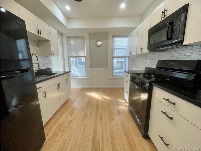 335 Sherman Ave-Unit -1 in New Haven, CT - Building Photo - Building Photo