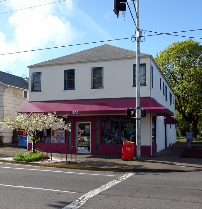 304 E 13th Ave