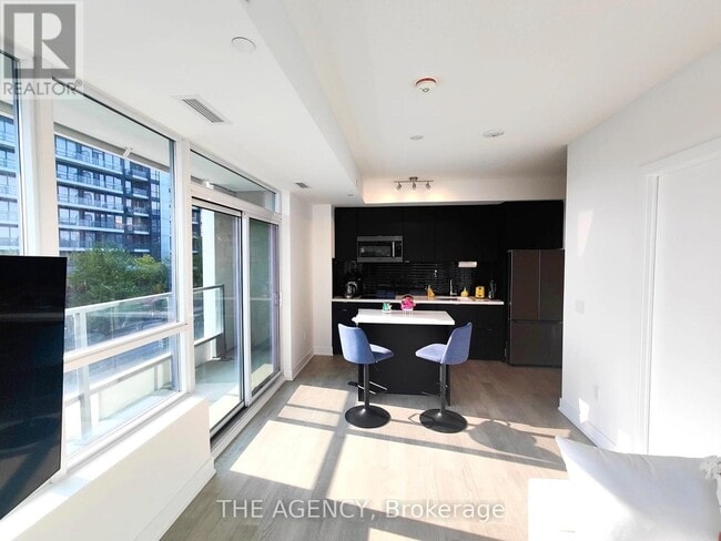 2 Teagarden Ct in Toronto, ON - Building Photo - Building Photo