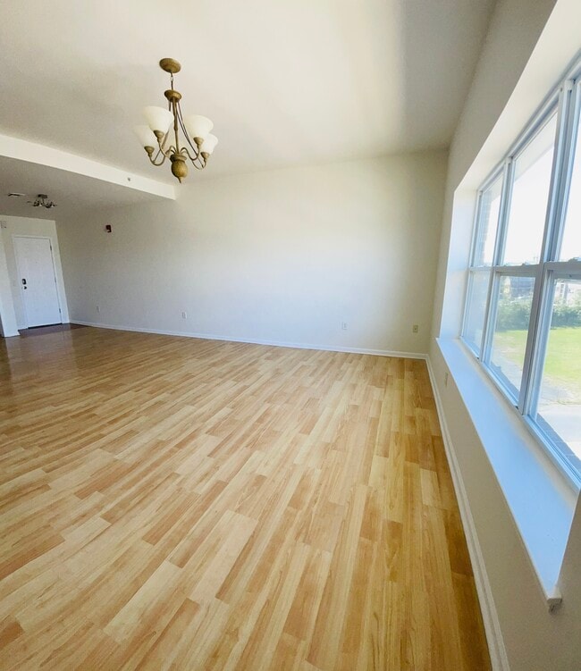 358 Rector St, Unit 705 in Perth Amboy, NJ - Building Photo - Building Photo