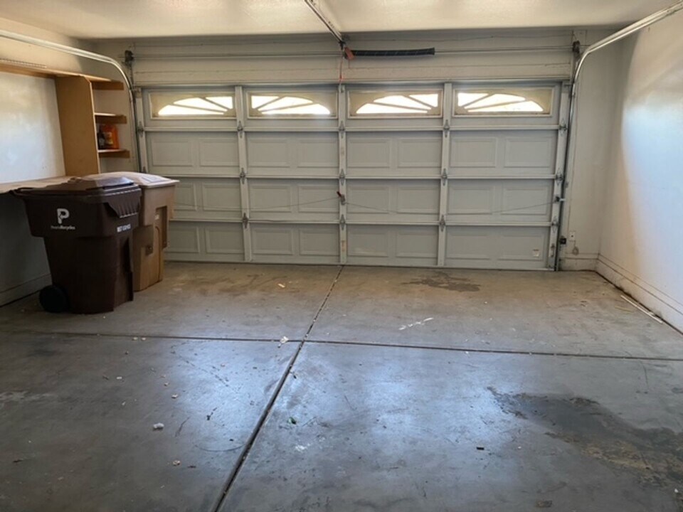 8755 W Royal Palm Rd in Peoria, AZ - Building Photo