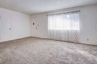 1532 Valle Vista Ave, Unit 1534 in Vallejo, CA - Building Photo - Building Photo
