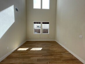17933 Eastman Ct in Lathrop, CA - Building Photo - Building Photo