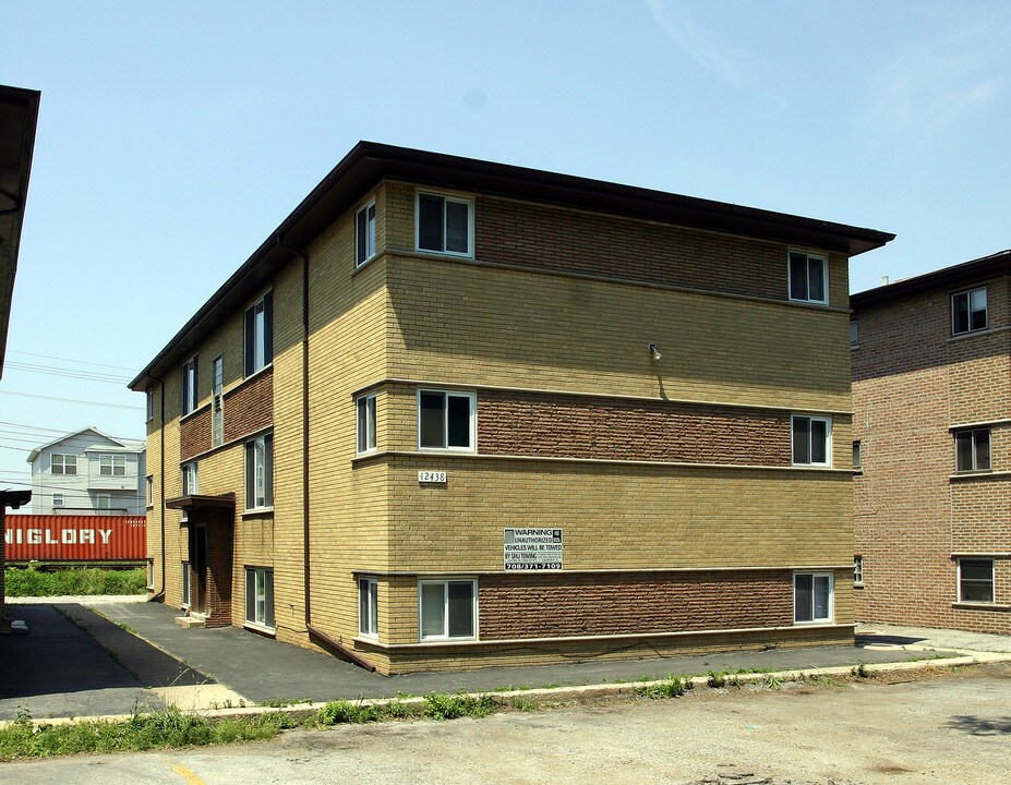 12438 S Fairview Ave in Blue Island, IL - Building Photo