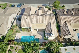 4628 W Whispering Wind Dr in Glendale, AZ - Building Photo - Building Photo