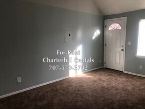 332 Todd Rd in Santa Rosa, CA - Building Photo - Building Photo