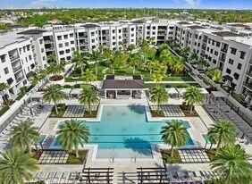 1111 Central Ave, Unit 401 in Naples, FL - Building Photo