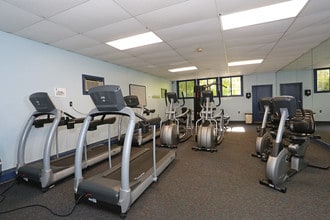 Horizon Homes in Naugatuck, CT - Foto de edificio - Building Photo