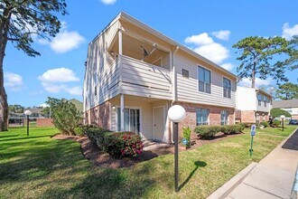 14555 Wunderlich Dr in Houston, TX - Building Photo - Building Photo