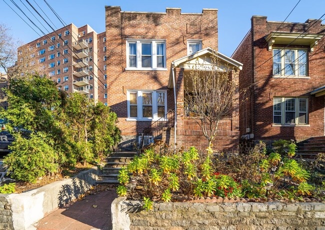 property at 656 JFK Blvd E
