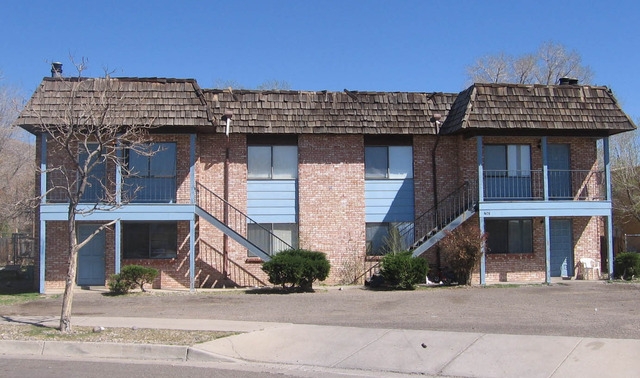 408 Rainbow Ct SE in Albuquerque, NM - Foto de edificio