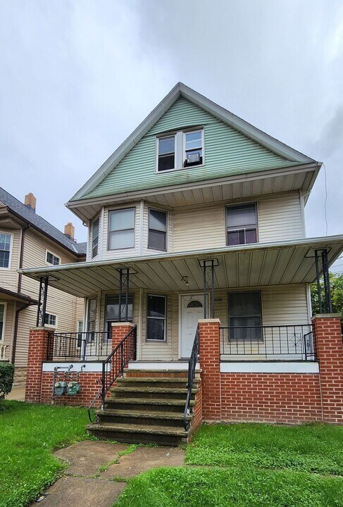 7206 Rathbun Ave in Cleveland, OH - Building Photo
