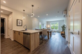 901-907 7 St N in Golden, BC - Building Photo - Building Photo