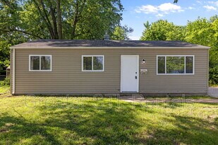 1412 E Pitman Ave in Wentzville, MO - Building Photo