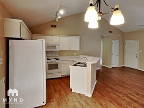 11721 Long Forest Dr in Charlotte, NC - Building Photo - Building Photo