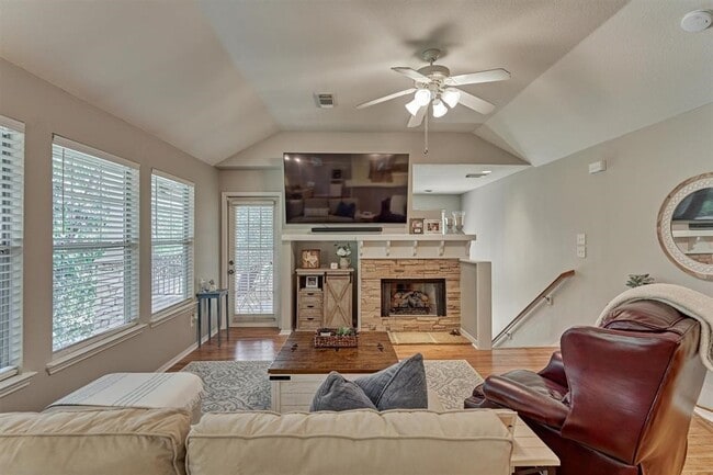 property at 87 Woodlily Pl