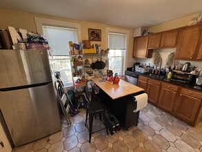 176 Elm St, Unit 2T in North Cambridge, MA - Building Photo - Building Photo