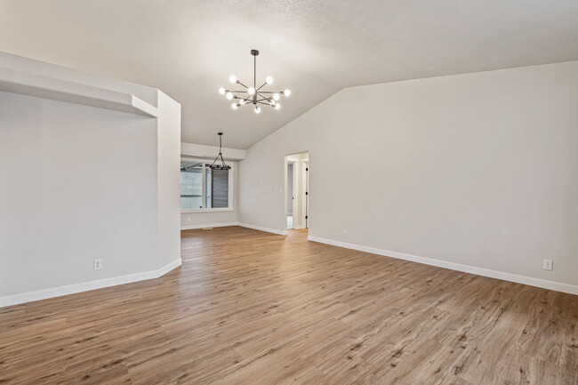 11035 W Halstead Ct in Boise, ID - Foto de edificio - Building Photo