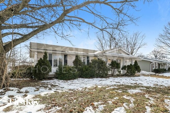 1560 Leisure Dr in Florissant, MO - Building Photo - Building Photo