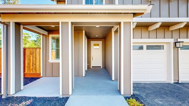 4740 Ima Ln in Santa Rosa, CA - Building Photo - Building Photo