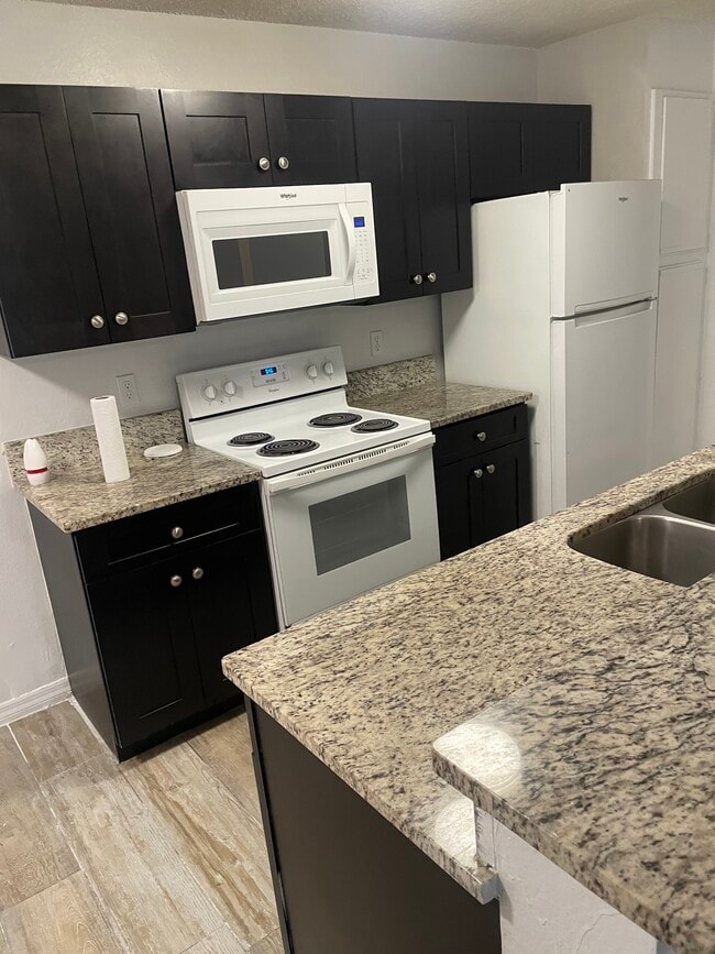 976 Leeward Pl, Unit 102 in Altamonte Springs, FL - Building Photo - Building Photo