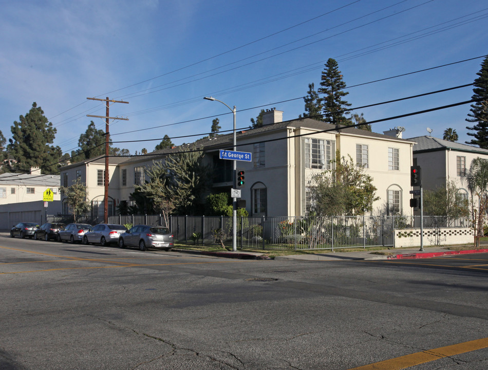 3000 Griffith Park Blvd in Los Angeles, CA - Building Photo