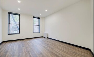 439 W 46th St in New York, NY - Building Photo - Building Photo