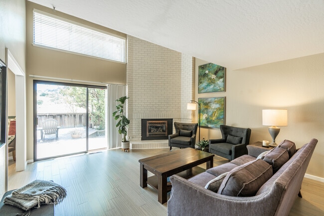 1446 Quail View Cir