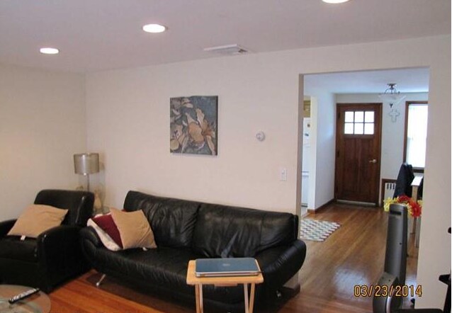 298 Luddington Ave, Unit 2nd Flr in Clifton, NJ - Foto de edificio - Building Photo