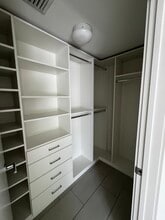 440 NE 34th St, Unit A4 in Miami, FL - Building Photo - Building Photo