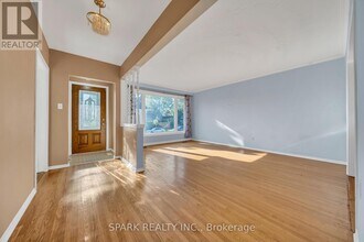 16 Horwood Dr in Brampton, ON - Building Photo - Building Photo