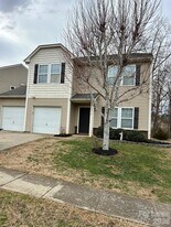 6034 Blue Ash Ln in Charlotte, NC - Building Photo