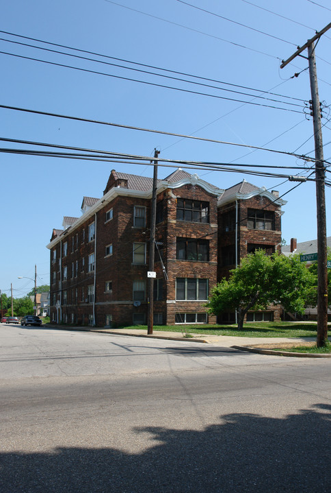 835 Buchtel Ave in Akron, OH - Building Photo