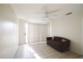 3115 Helms St in Austin, TX - Foto de edificio - Building Photo