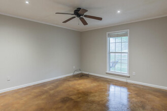 316 Indian Pointe Dr, Unit 316 in Starkville, MS - Foto de edificio - Building Photo