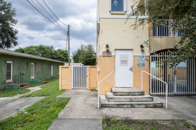 1453 SW 3 St in Miami, FL - Building Photo - Building Photo