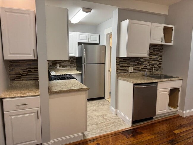 40-40 Freebody St in Newport, RI - Building Photo - Building Photo