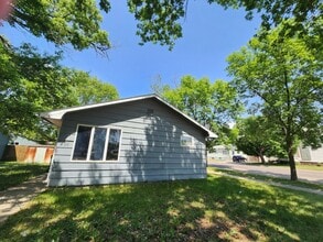 401 S Maple in Watertown, SD - Building Photo - Building Photo