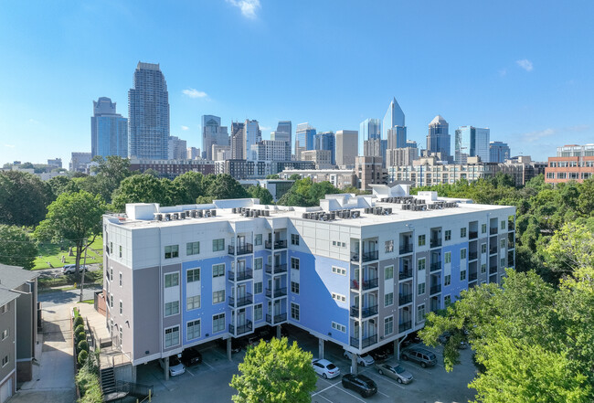 Cedar Flats in Charlotte, NC - Building Photo - Building Photo