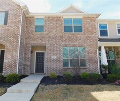 2229 Davenport Dr in Denton, TX - Building Photo