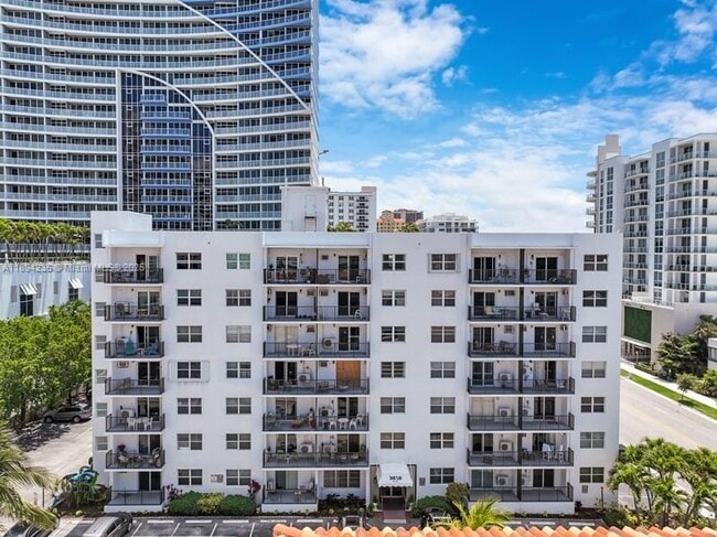 property at 3000 Riomar St