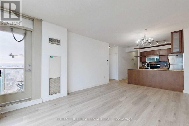 35-5235 Mariner Terrace in Toronto, ON - Building Photo - Building Photo