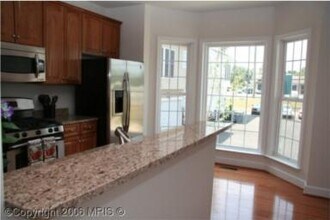 2463 Huntington Park Dr in Alexandria, VA - Building Photo - Building Photo