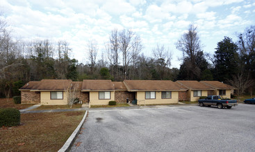 Shadow Ridge Retirement Center in Citronelle, AL - Building Photo - Building Photo