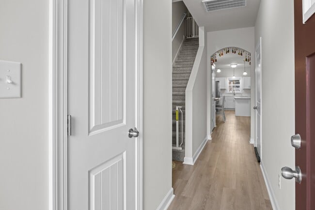 243 Shallowbag Bay Ln in Jacksonville, NC - Building Photo - Building Photo