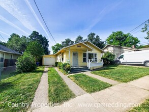 1089 South St in Redding, CA - Building Photo - Building Photo